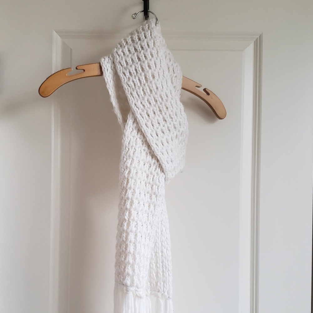 🆕️🧣Sparkle Scarf